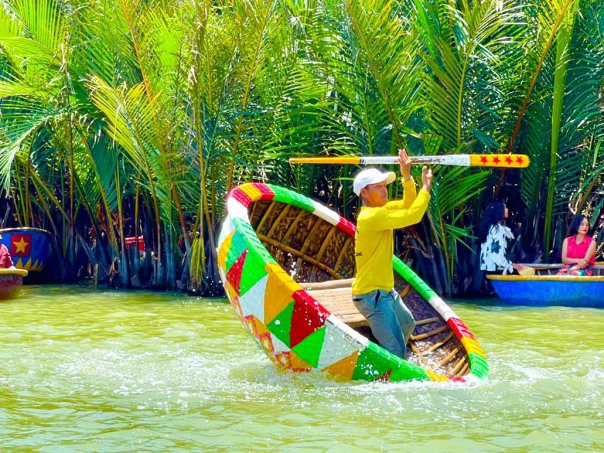 Basket boat tour